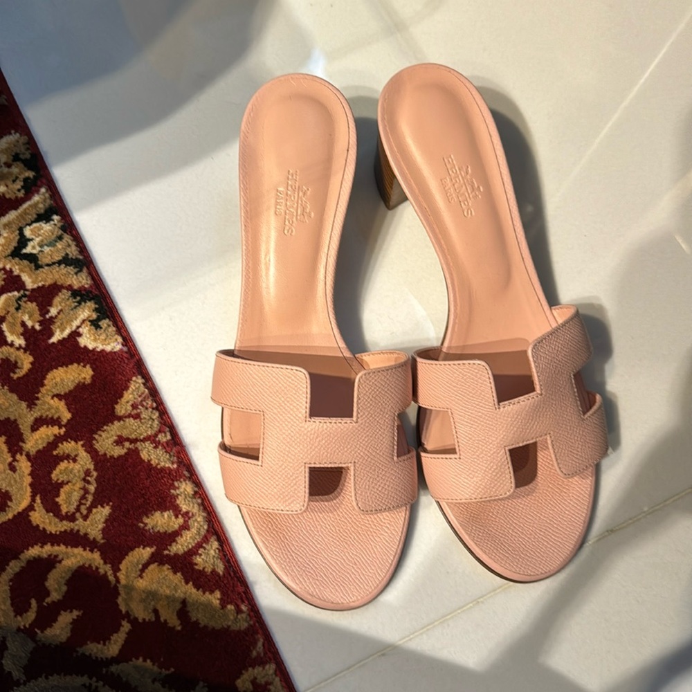 BRAND NEW AUTHENTIC HERMES OASIS SIZE 38